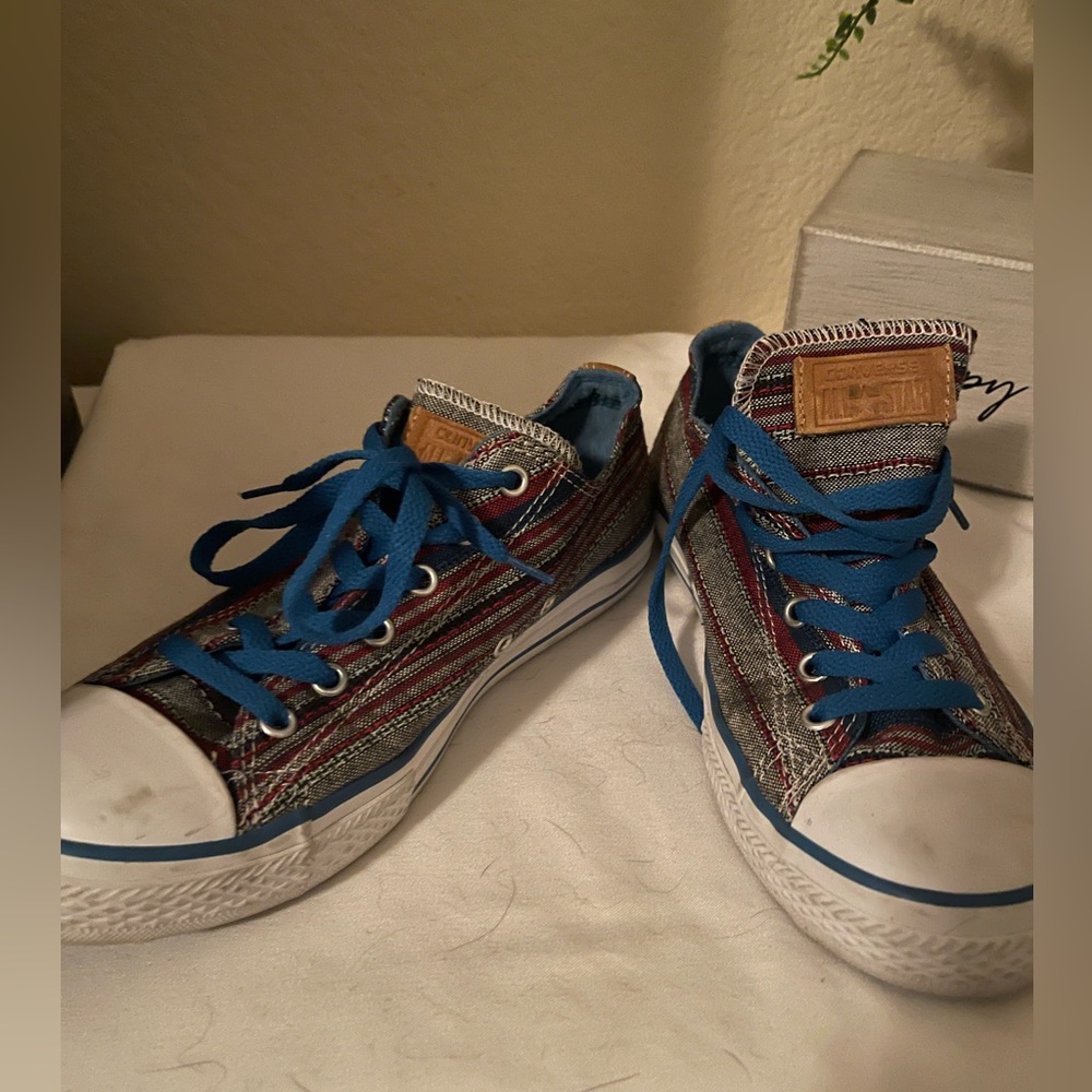 Converse all star size 5 multicolor shoe
